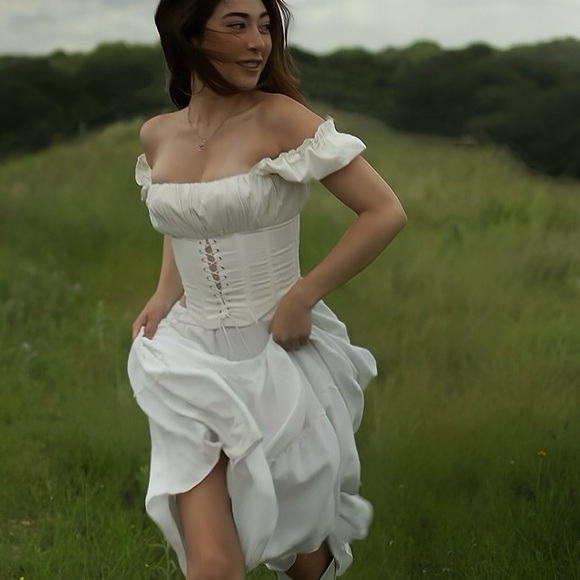 Meet your Posher, Torie - Picture 4 of 6